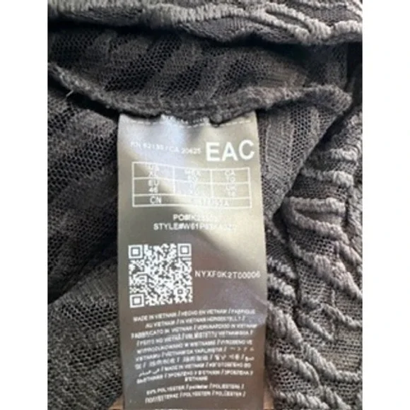 NWT Guess Tara Tiger Lace Top Jet Black W61P63K4GZ0 XL - Picture 4 of 4